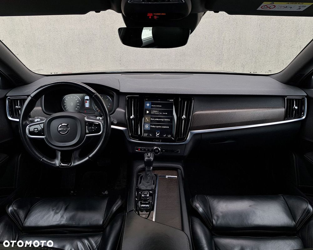 Volvo V90 Cross Country - 12