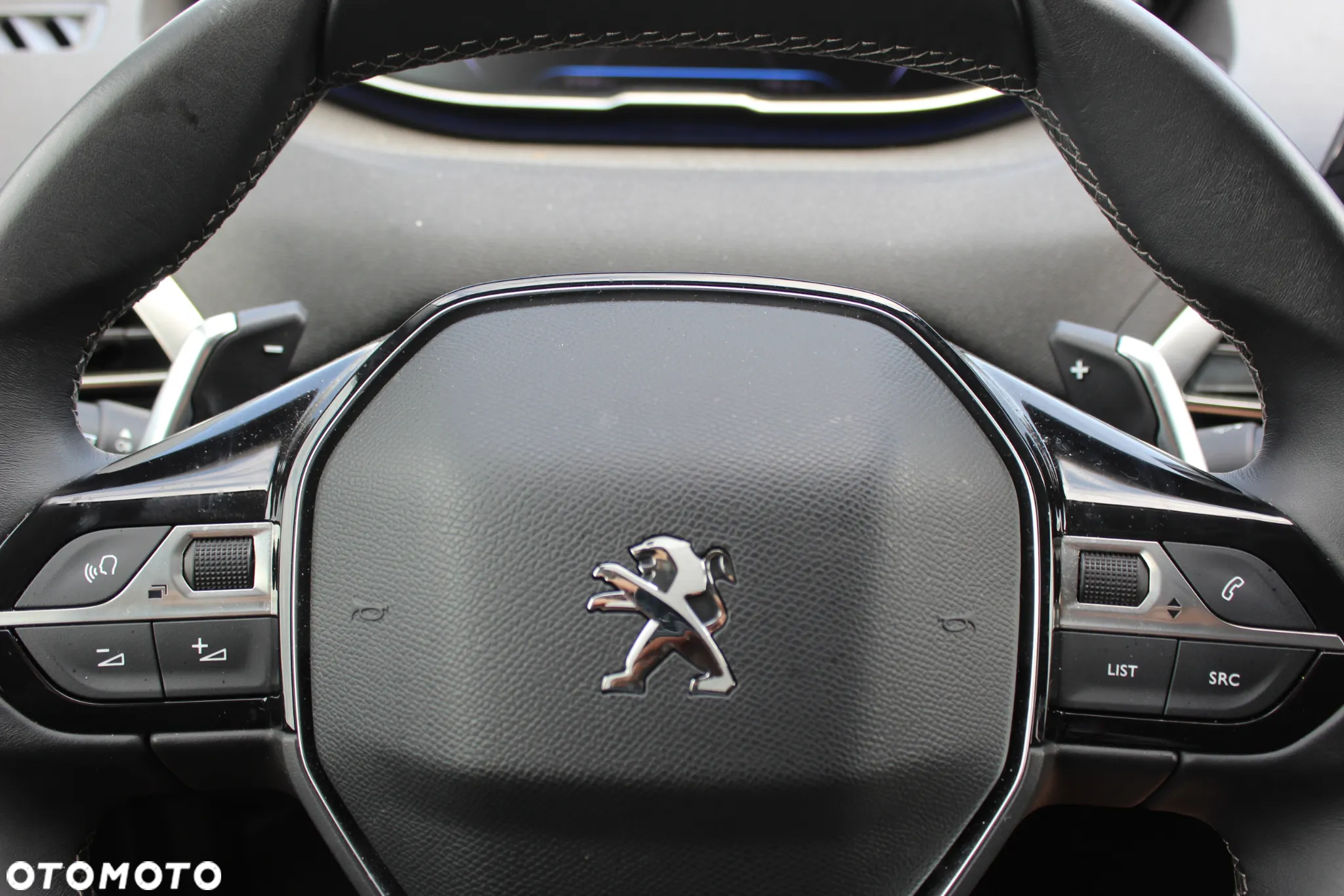 Peugeot 3008 1.2 PureTech Allure S&S EAT8 - 18