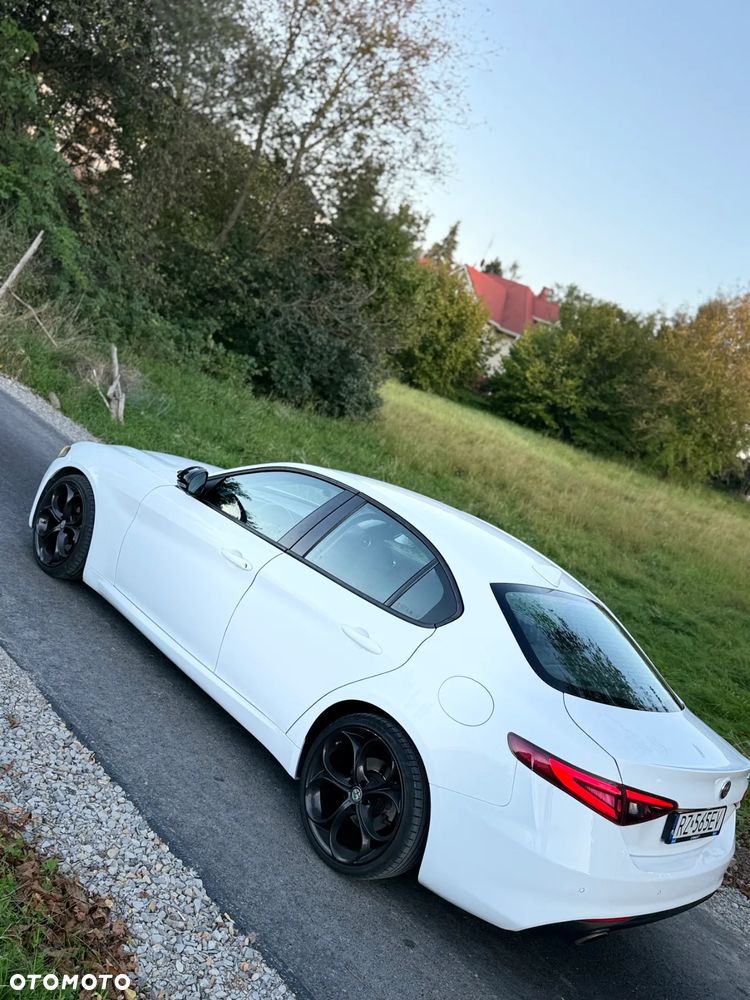 Alfa Romeo Giulia - 13