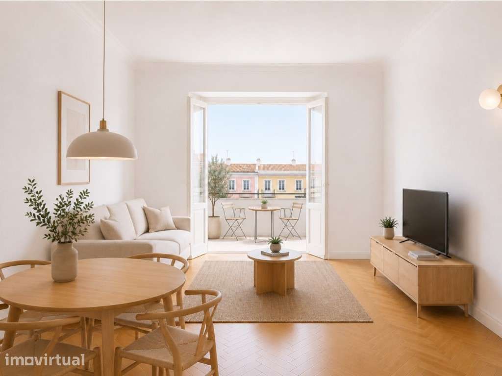 Apartamento T2 Totalmente Renovado com Varandas