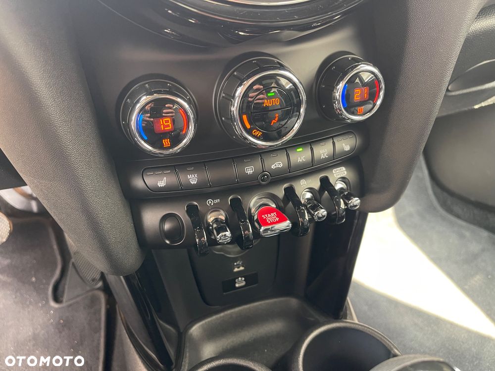 MINI Cooper Standard - 16