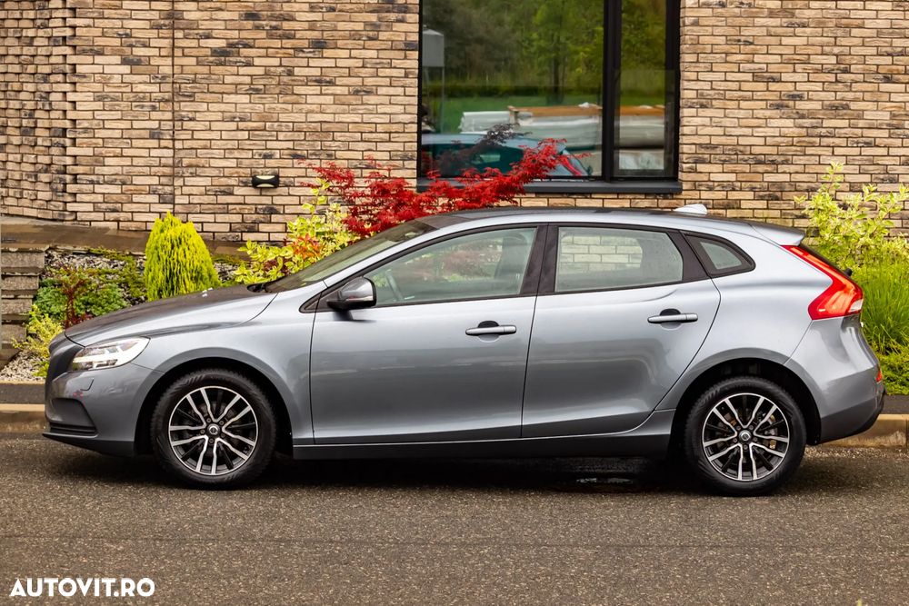 Volvo V40 D2 Momentum - 9
