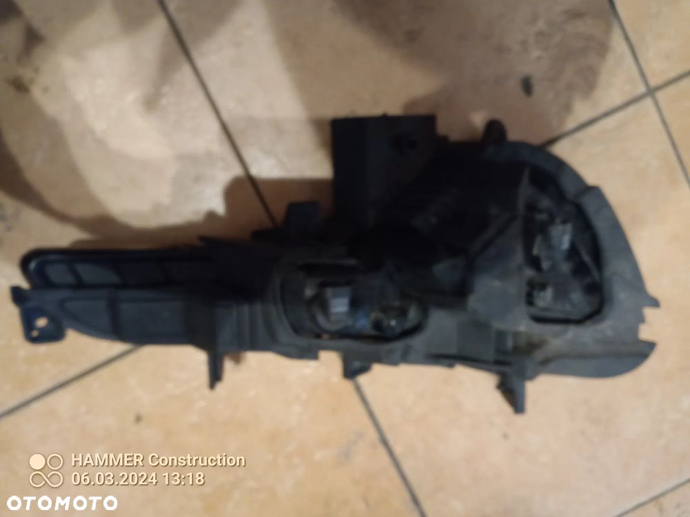 KIA Sportage III Halogen Lewy Pprzód 92201-3W - 3