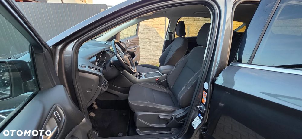 Ford Kuga - 27