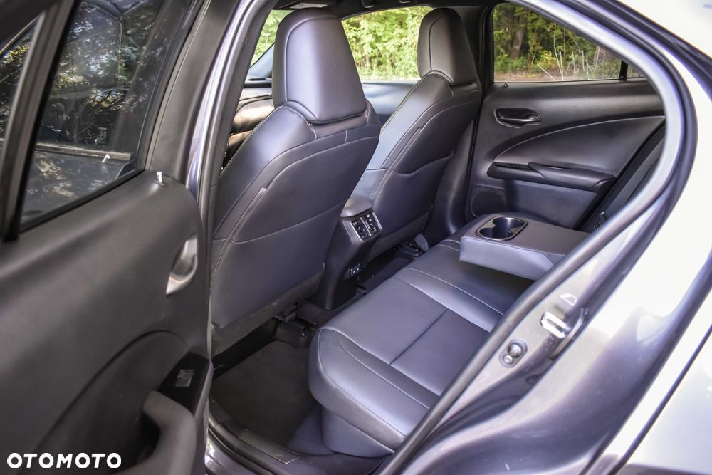 Lexus UX - 7
