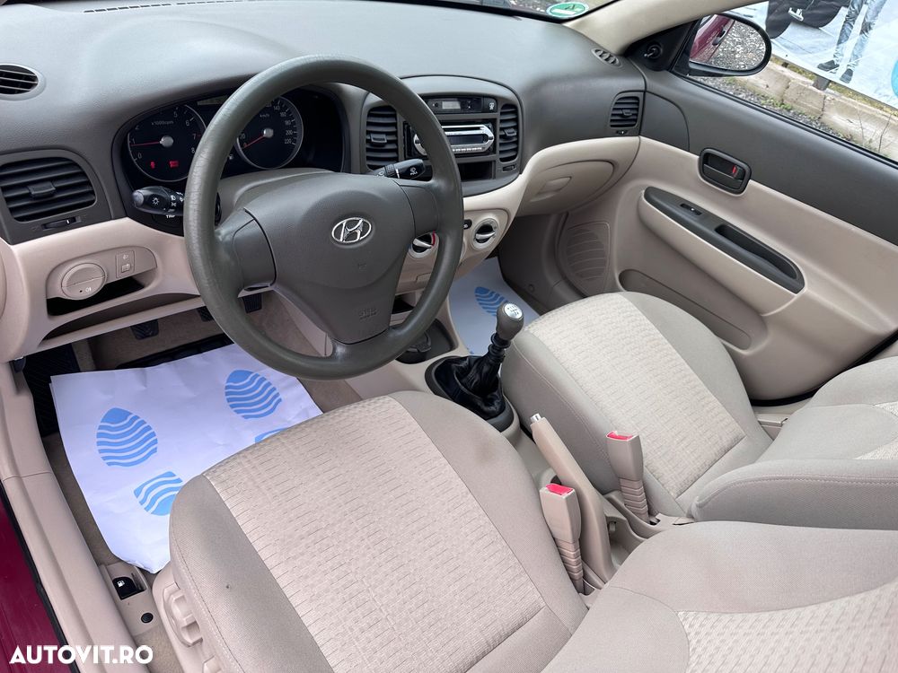 Hyundai Accent 1.4 GL - 14