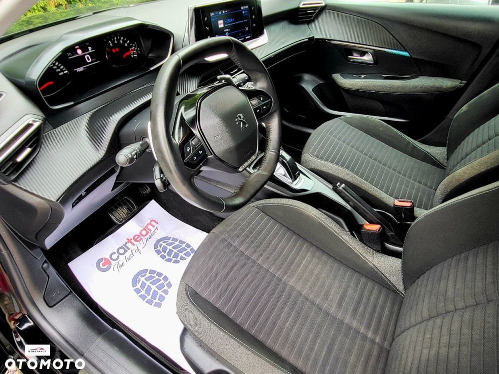 Peugeot 208 - 25