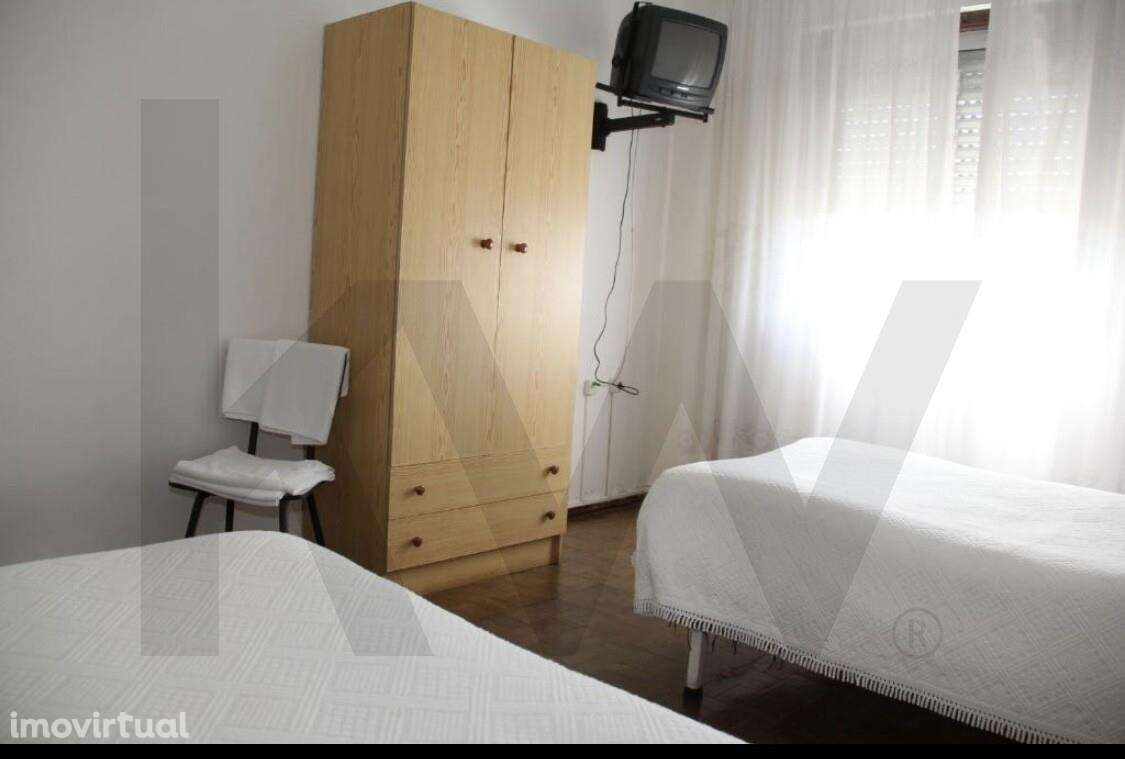 Prédio com potencial de reabilitação no centro de Vendas Novas - Grande imagem: 2/8