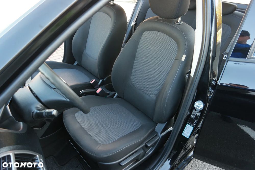 Hyundai i20 - 24