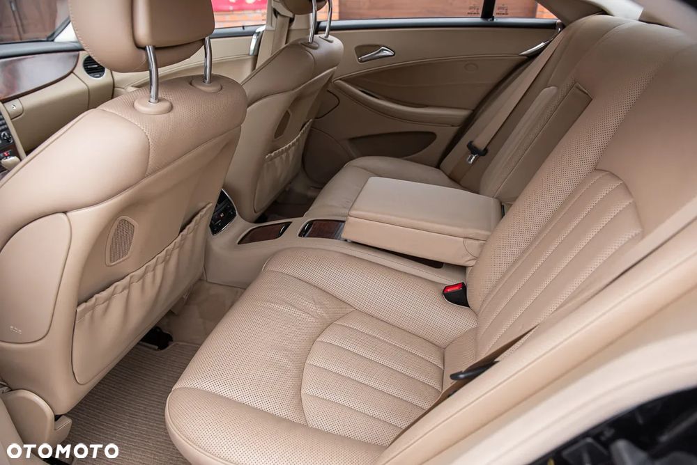 Mercedes-Benz CLS 500 - 22