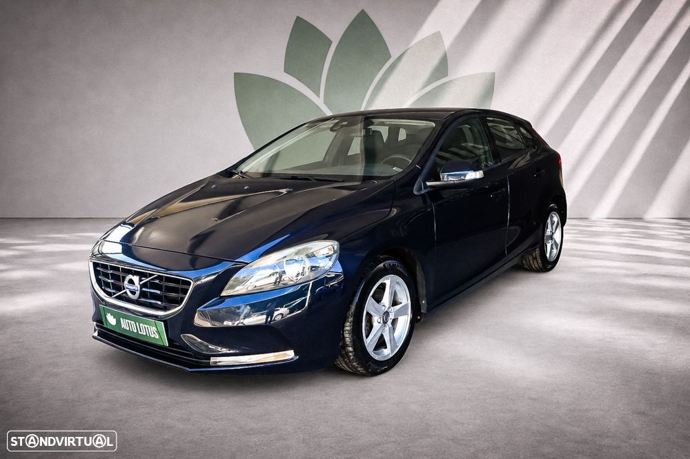 Volvo V40 2.0 D2 Momentum - 3