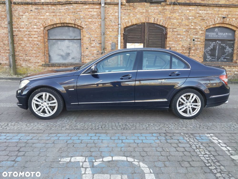 Mercedes-Benz Klasa C 320 CDI 7G-TRONIC Avantgarde DPF - 16