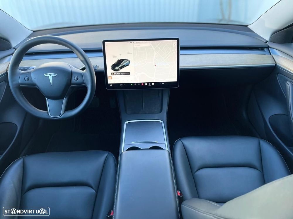Tesla Model 3 - 12