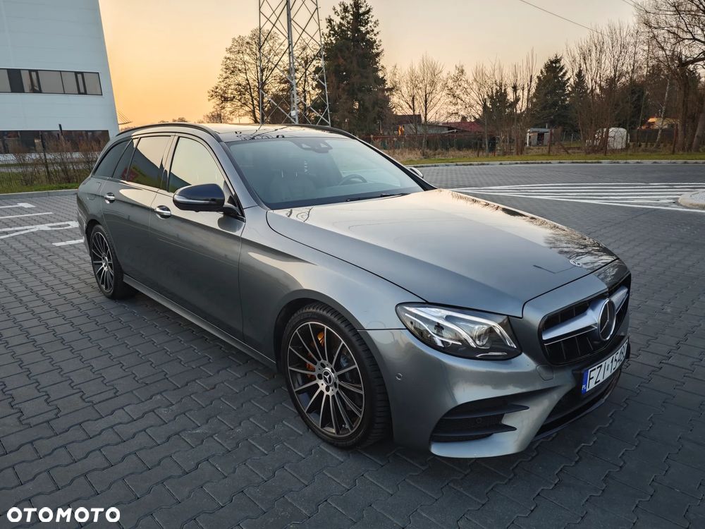 Mercedes-Benz Klasa E 400 d 4Matic T 9G-TRONIC AMG Line - 25
