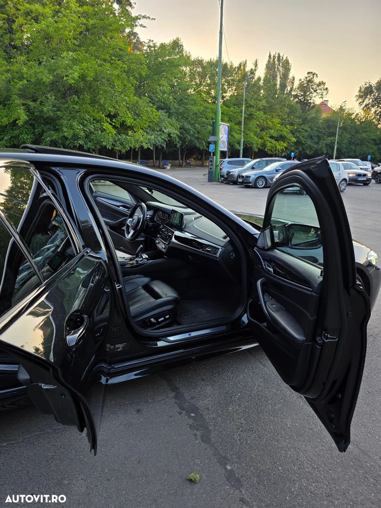 BMW Seria 5 530i xDrive AT - 13