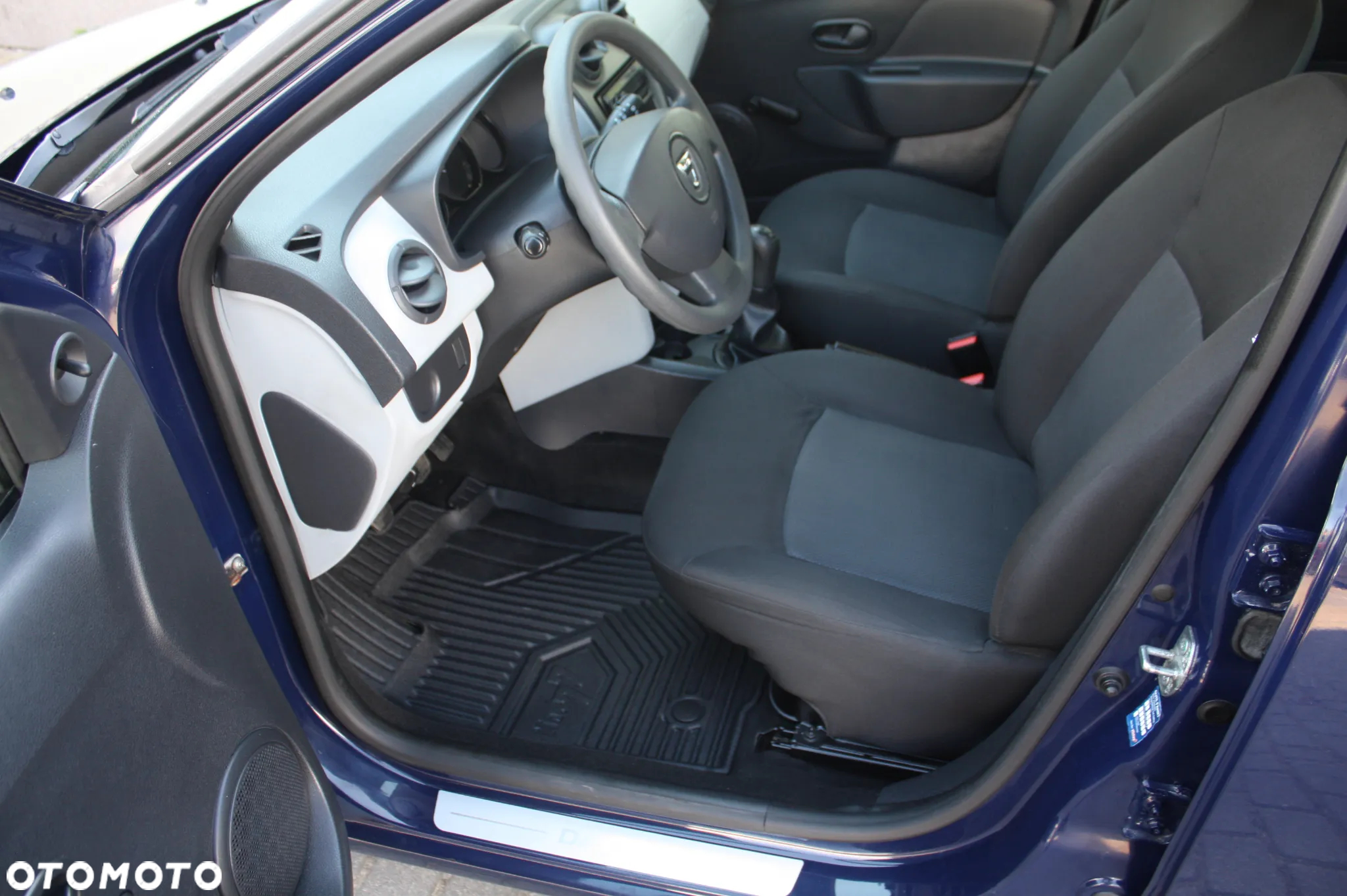 Dacia Sandero 1.2 16V - 8