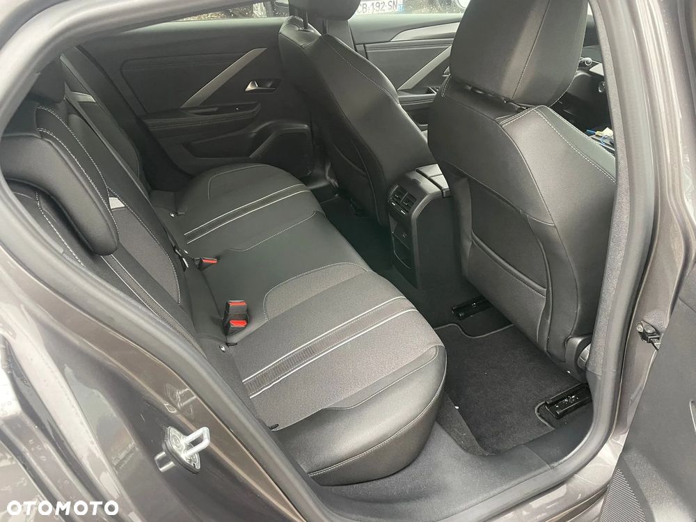 Opel Astra 1.5 D Automatik Ultimate - 17