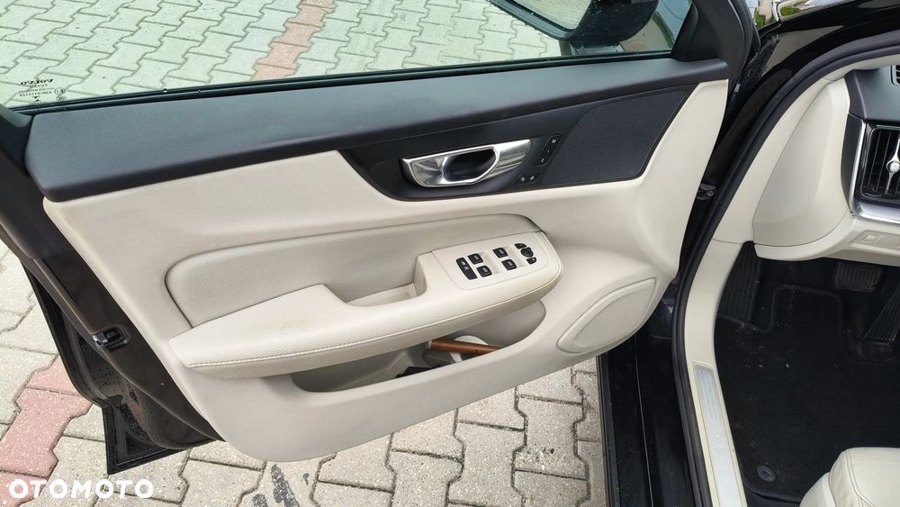 Volvo S60 T5 Inscription - 19