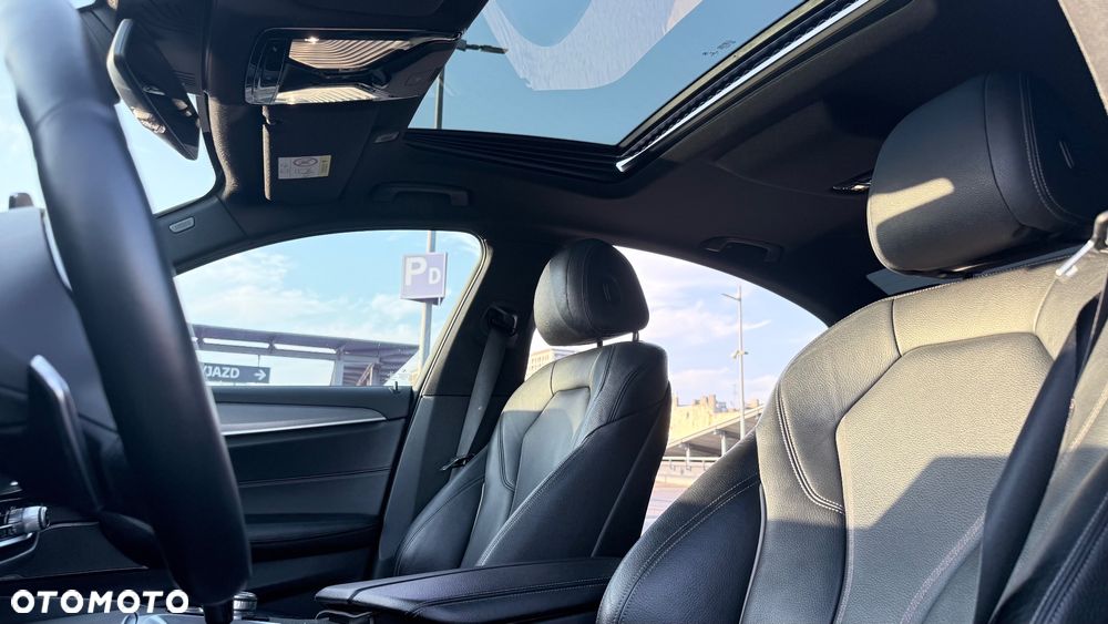 BMW Seria 5 530d xDrive Sport Line - 18
