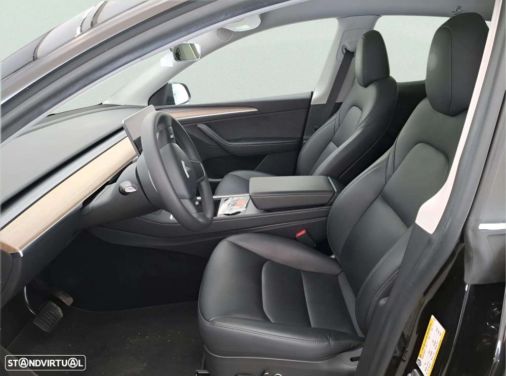 Tesla Model Y RWD - 12