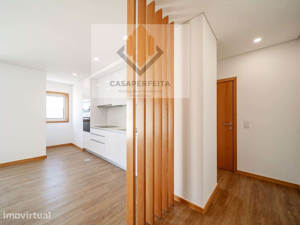 Apartamento T1 Novo com Varanda Ampla e Lugar de Garagem - Oliveira... - Grande imagem: 3/31