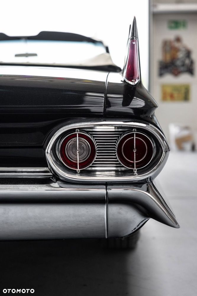 Cadillac Inny - 12