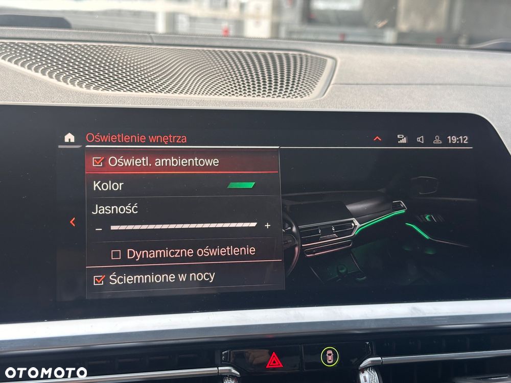 BMW Seria 3 330i xDrive M Sport - 38