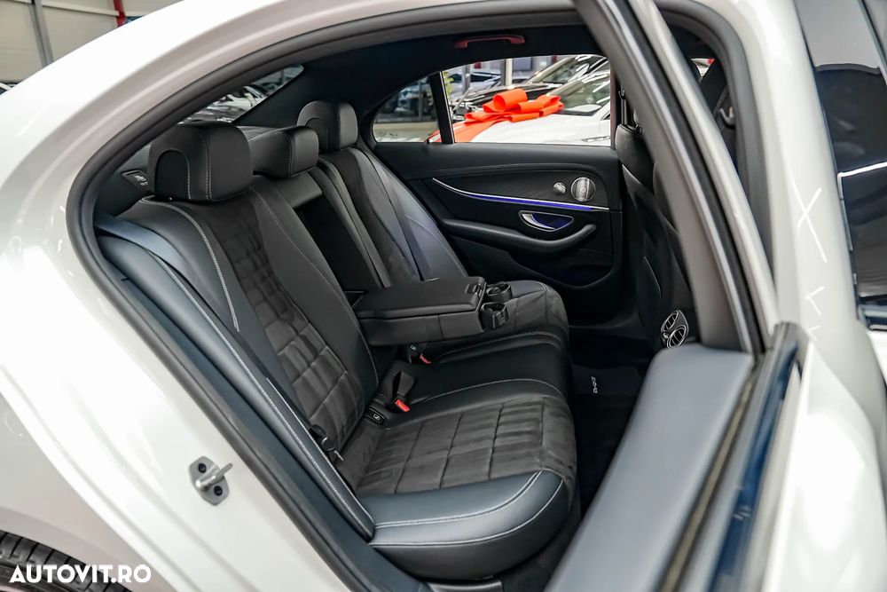 Mercedes-Benz E 300 9G-TRONIC AMG Line - 12
