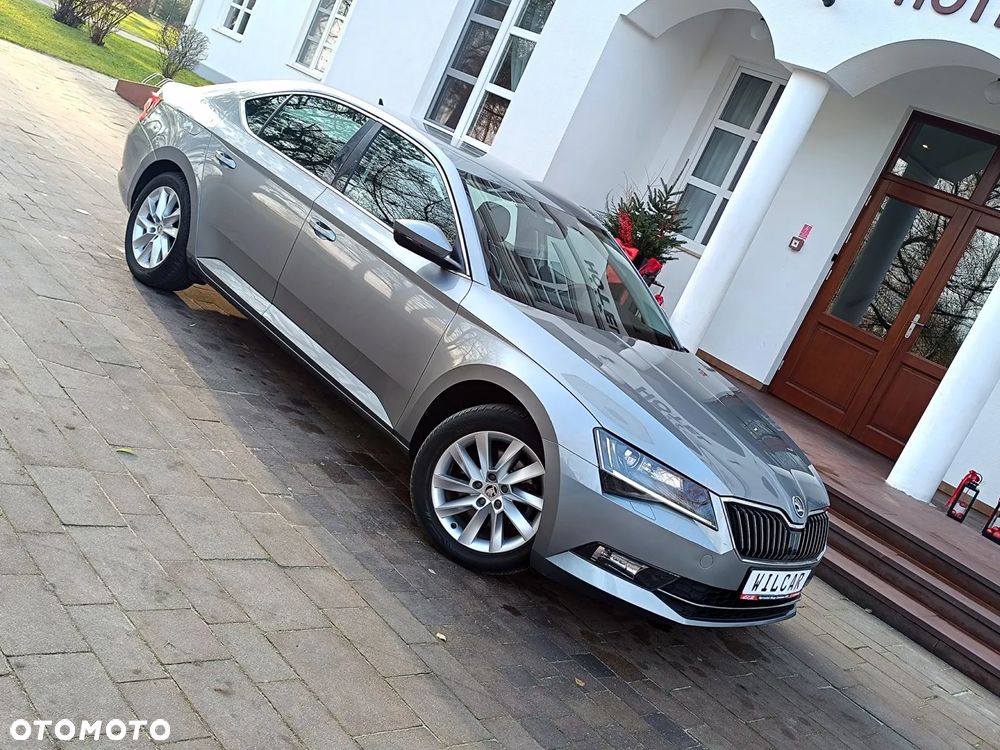 Skoda Superb 1.4 TSI ACT DSG Ambition - 10