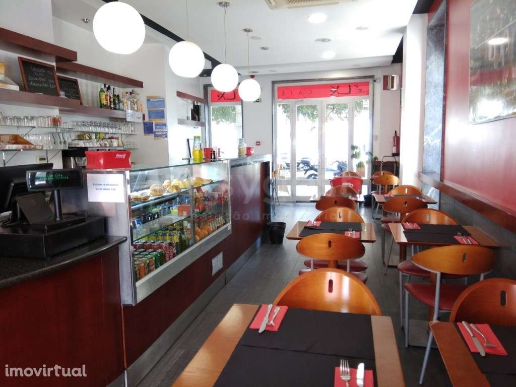 Café / Restaurante em Pleno Funcionamento, Junto à Renault de Telhe... - Grande imagem: 5/21