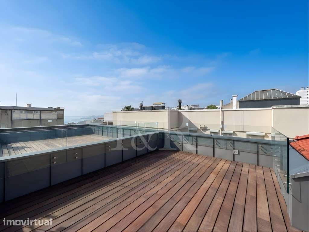 Apartamento T2+1 duplex com vista e estacionamento na Estrela - Grande imagem: 2/75