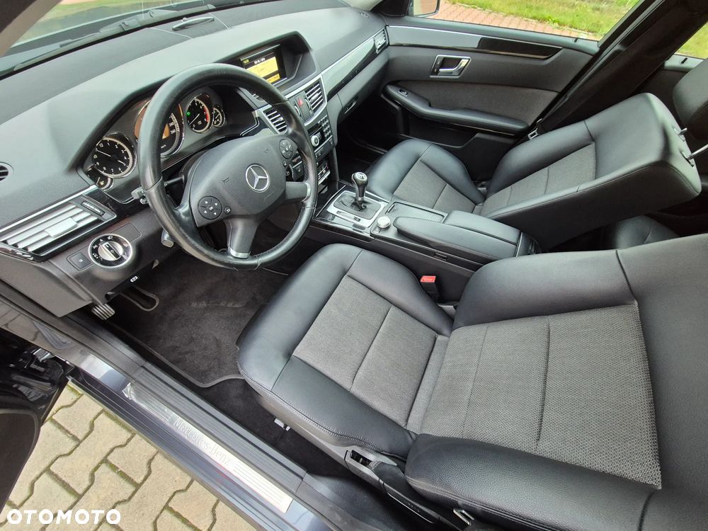 Mercedes-Benz Klasa E 200 CGI BlueEFFICIENCY Automatik Avantgarde - 29