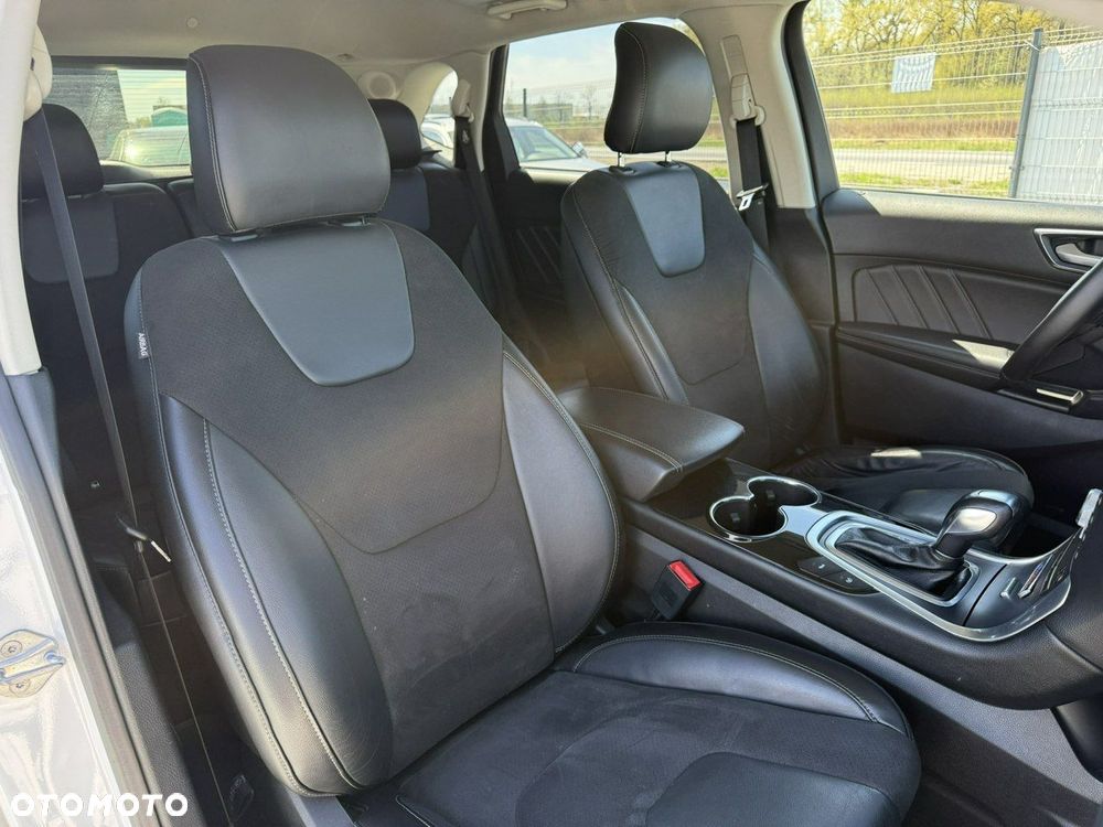 Ford Edge 2.0 TDCi Bi-Turbo 4x4 ST-LINE - 19