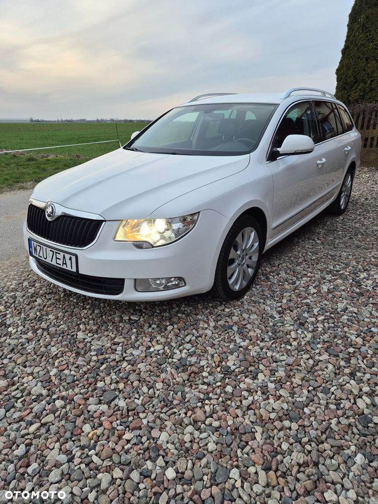Skoda Superb 2.0 TDI Elegance DSG - 9