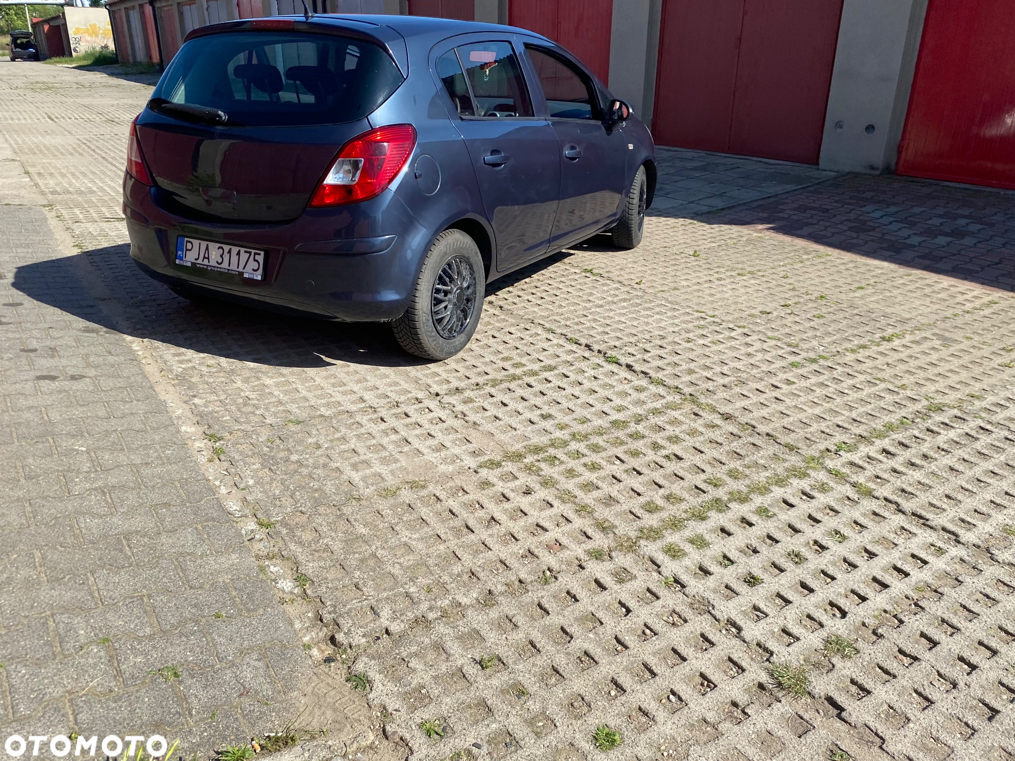 Opel Corsa 1.2 16V Essentia - 2