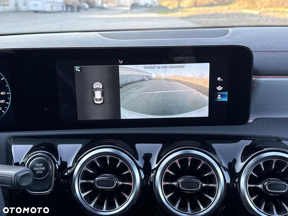 Mercedes-Benz CLA - 11