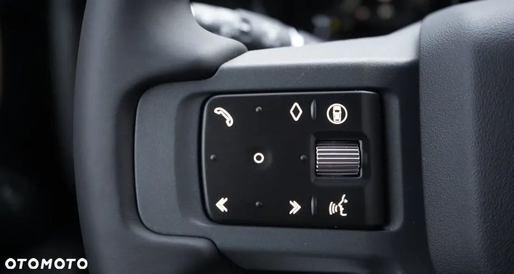 Land Rover Defender - 24