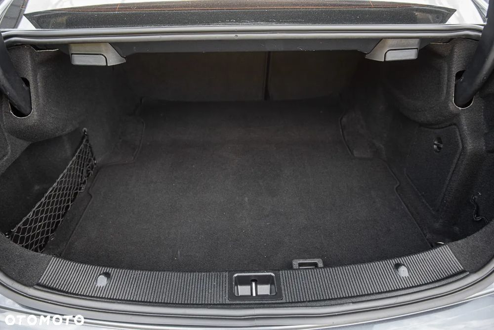 Mercedes-Benz Klasa E 350 CDI DPF Coupe BlueEFFICIENCY 7G-TRONIC Avantgarde - 27