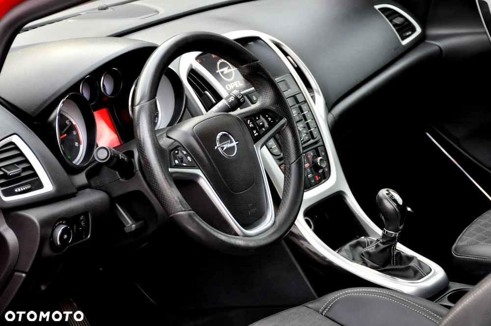 Opel Astra 1.6 Turbo Edition - 26