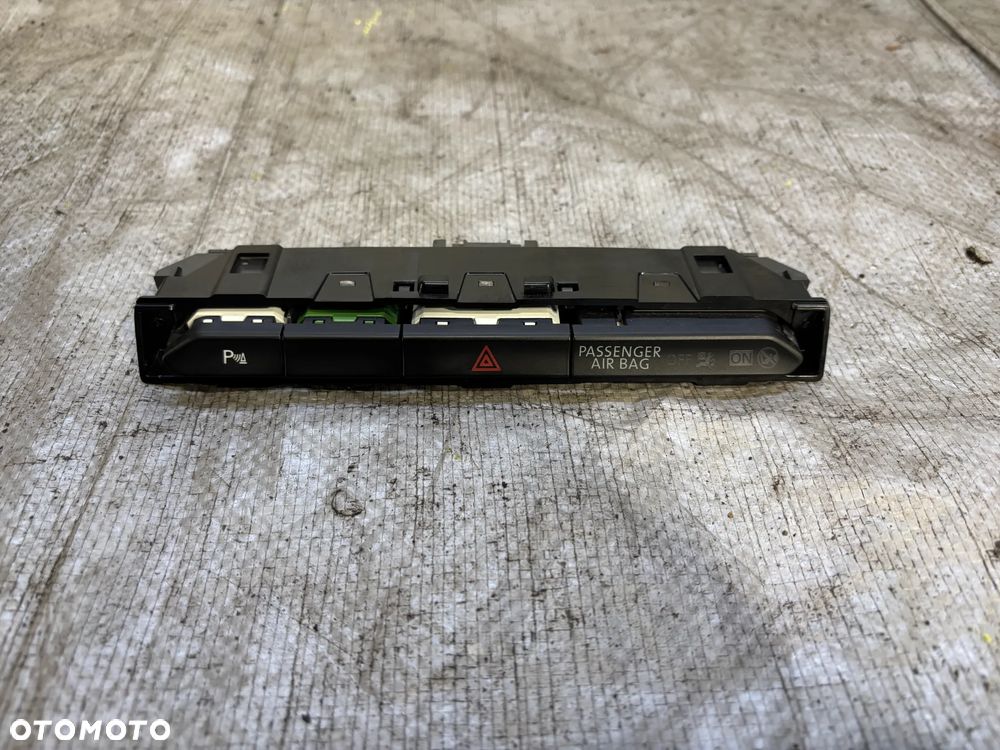 Vw Passat B8 przełącznik świateł awaryjnych włącznik 3G2853769A - 1