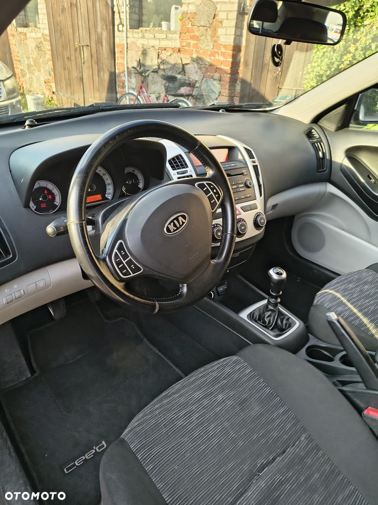 Kia Ceed 1.6 L - 3