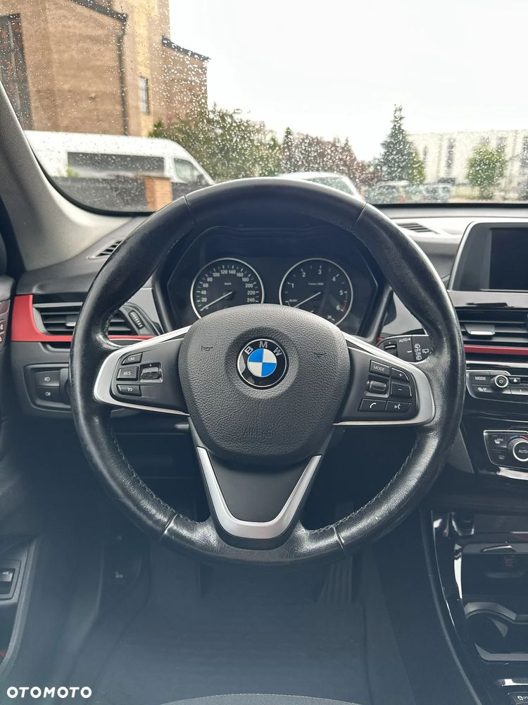 BMW X1 xDrive18d Sport Line - 18