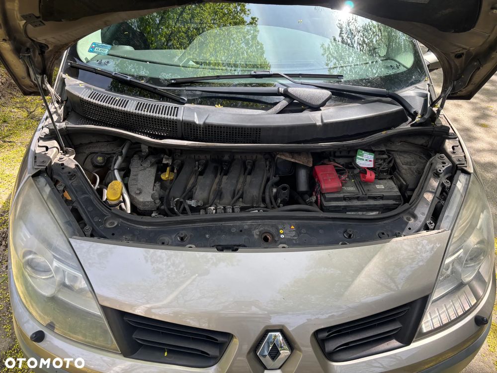 Renault Scenic 2.0 16V Privilege - 17
