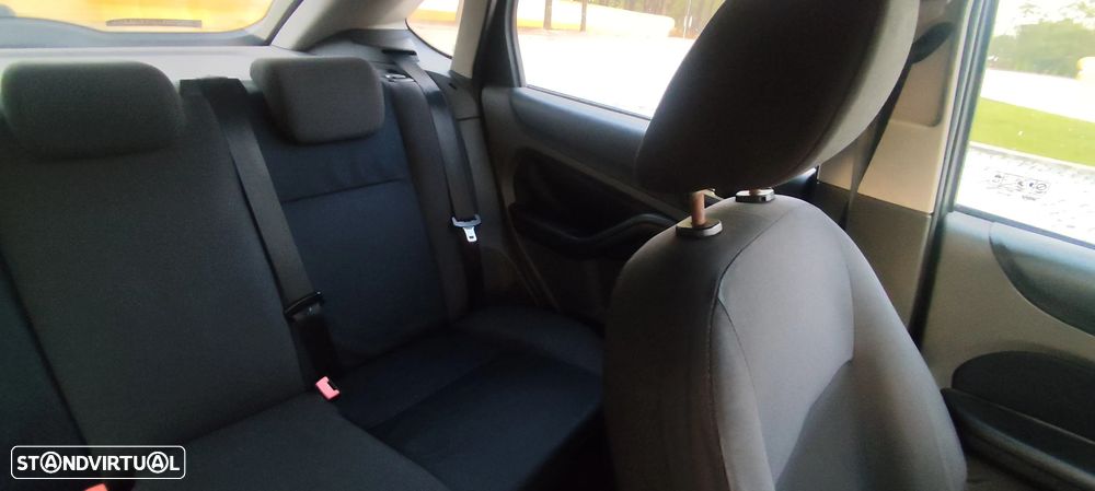 Ford Focus 1.6 TDCi Ghia - 5
