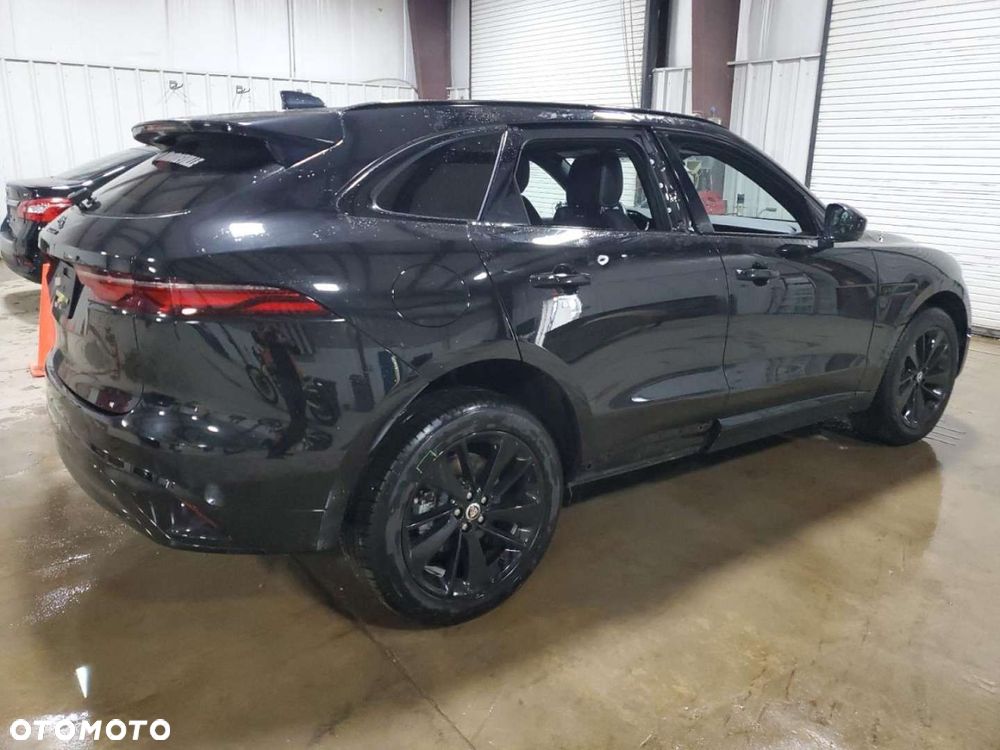 Jaguar F-Pace - 4