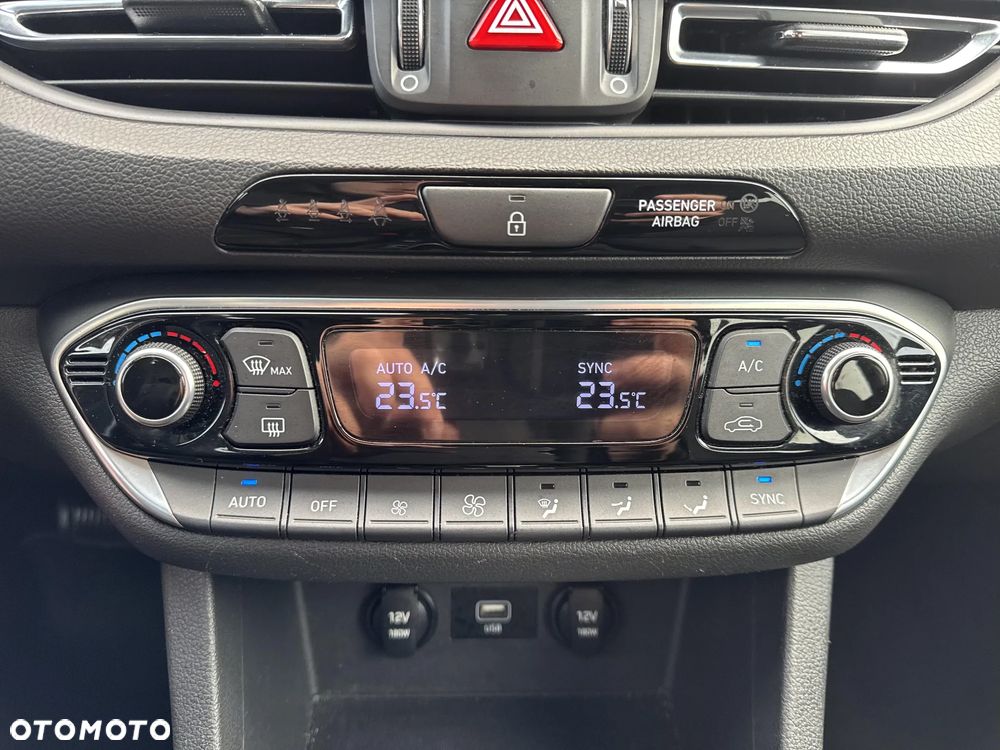 Hyundai i30 1.5 T-GDI 48V Comfort DCT - 23