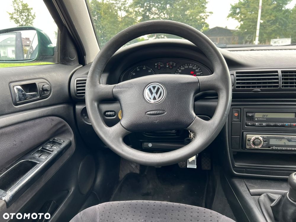 Volkswagen Passat - 23