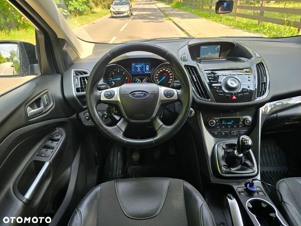 Ford Kuga 2.0 TDCi 2x4 Titanium - 6
