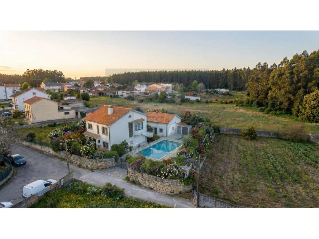 MORADIA || 1 KM DA PRAIA || S. FÉLIX DA MARINHA - Grande imagem: 3/10