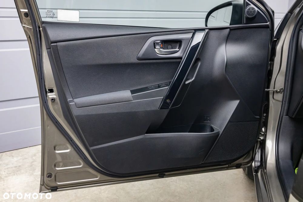 Toyota Auris Hybrid 135 Premium - 26